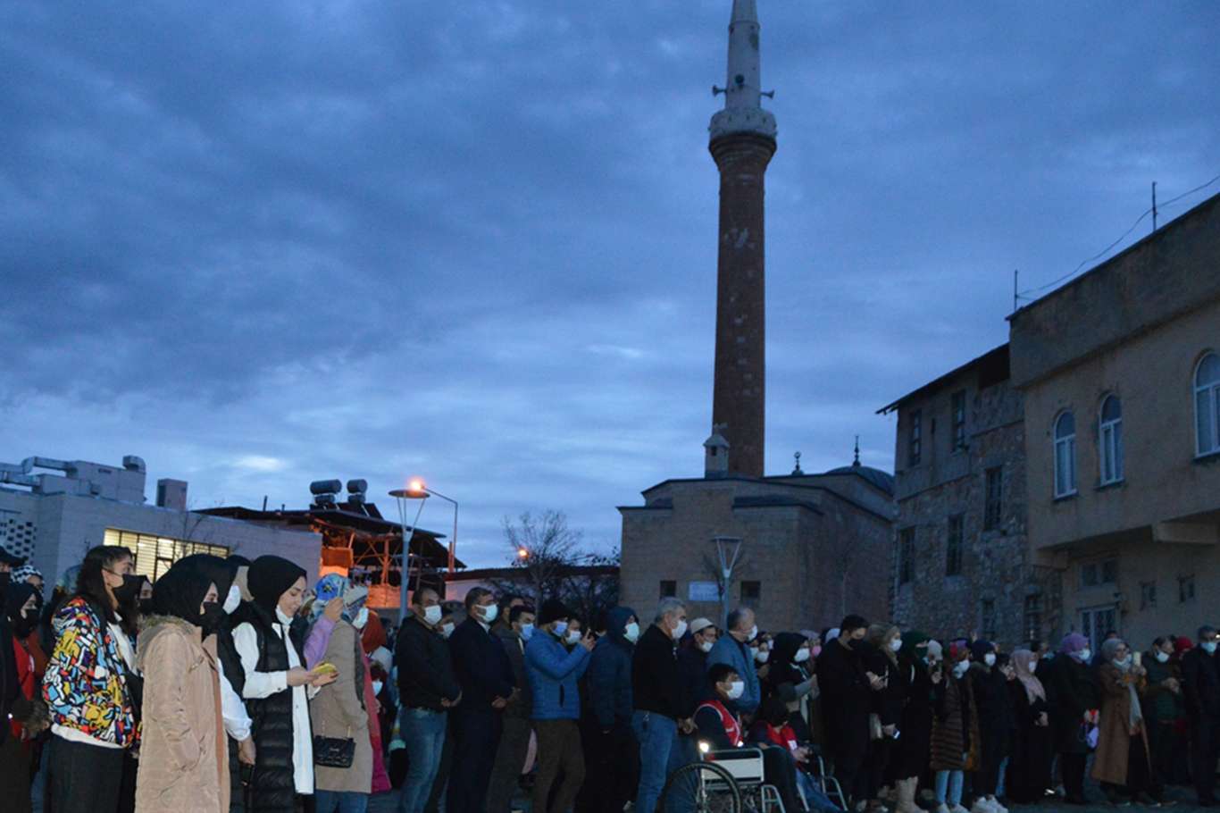 Siirt'te "ışık hadisesi" olayı bulut engeline takıldı Siirt'te "ışık hadisesi" olayı bulut engeline takıldı